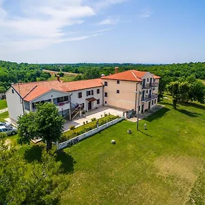 Lovely House Lindi In Poreč